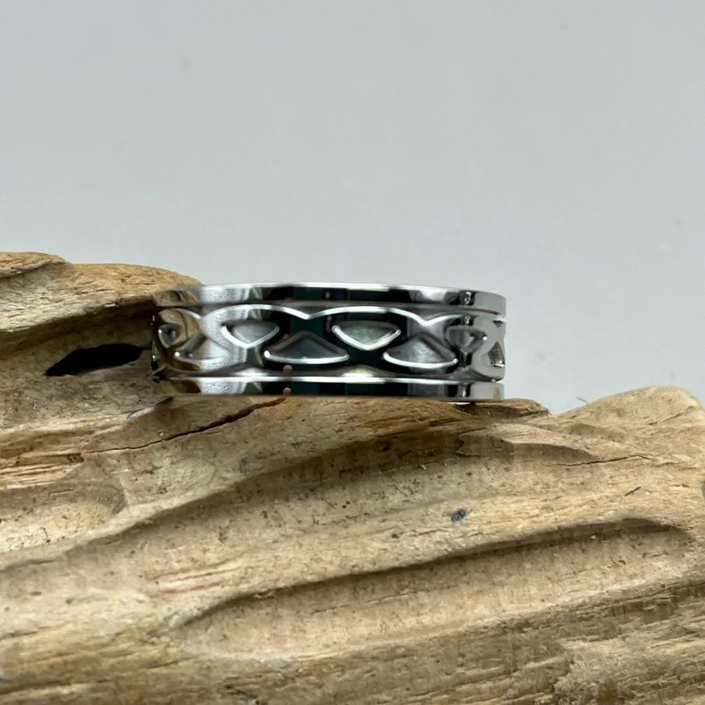 Men’s Stainless Steel Patterned Band Ring
